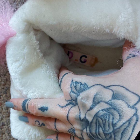 Unicorn Plush Slippers - Picture 4 of 6